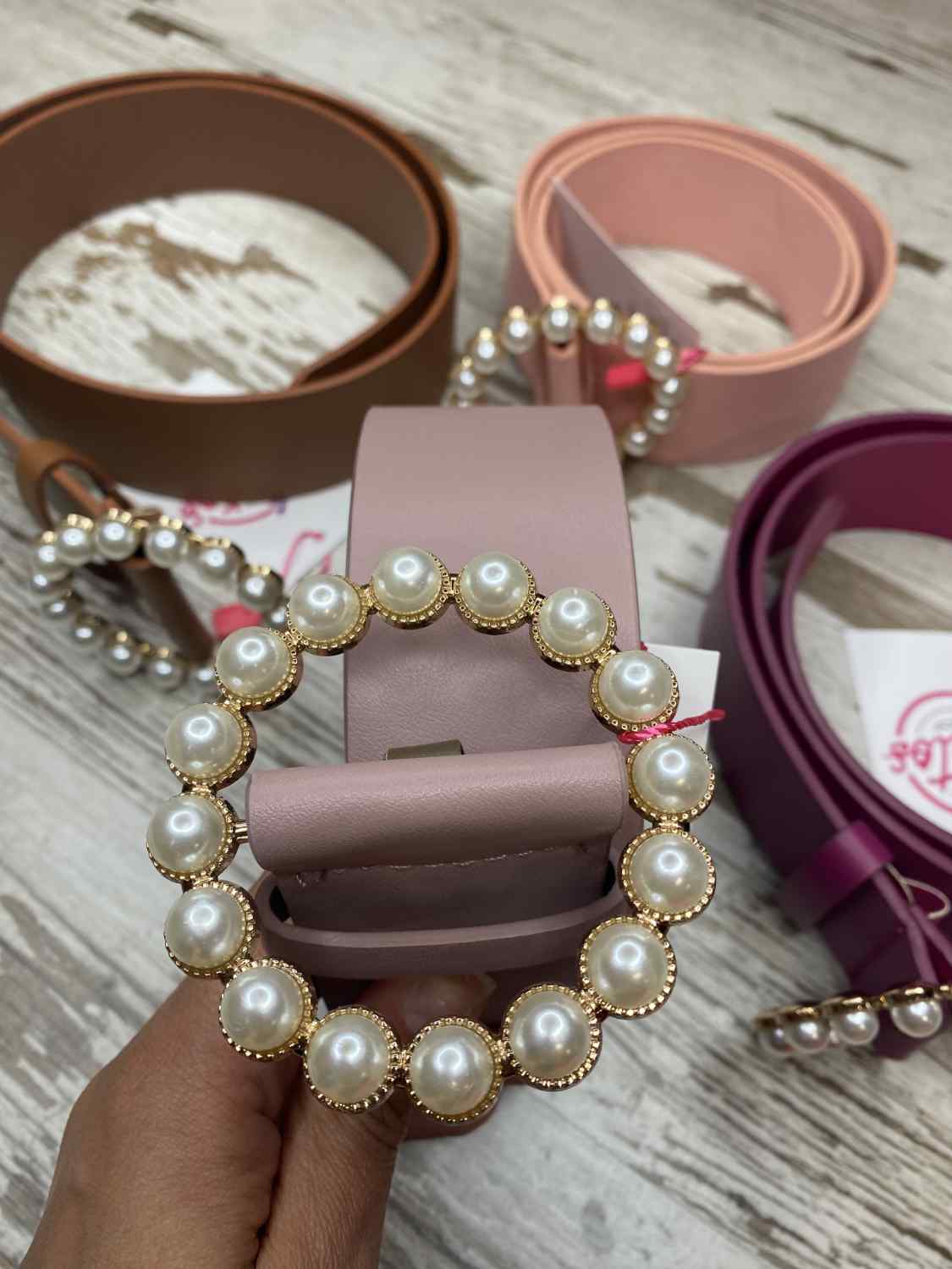 270001Lila